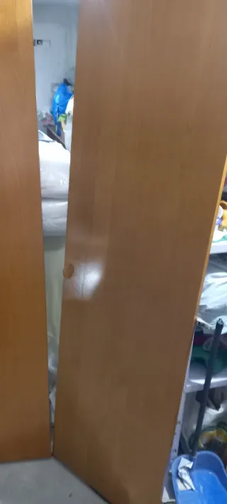 Armario ropero de madera