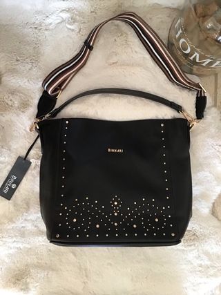 Bolso Binnari Negro con Adornos Dorados