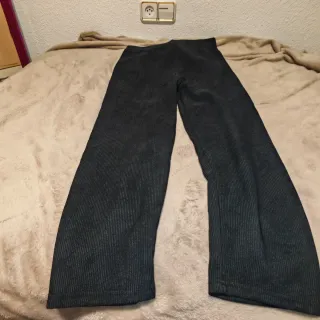 Pantalón negro de pana