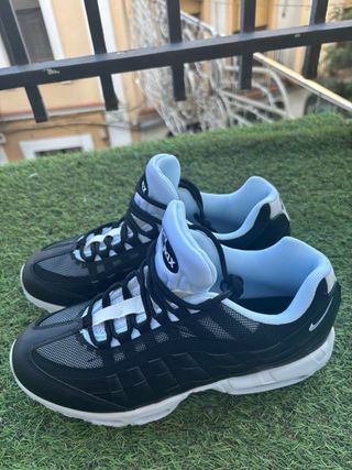 Nike Air Max 95 Talla 44 Negro Blanco