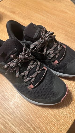 Zapatillas Decathlon Talla 37 Negras y Rosas