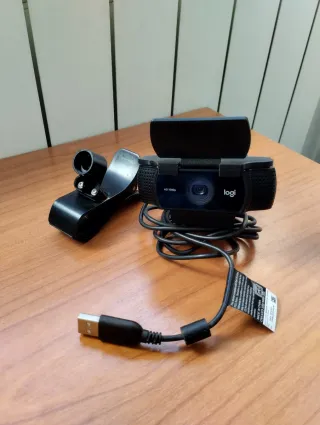 Webcam Logitech HD 1080 con protector de filamento