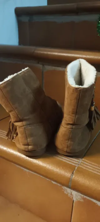 Botas marrones mujer con borlas