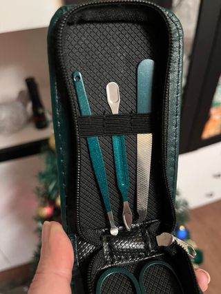 Set manicura 6 en 1 verde y plata