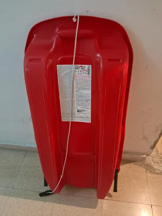 Trineo Decathlon Rojo.Solo usado una vez