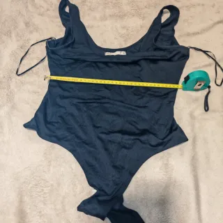 Mono Bershka azul talla L