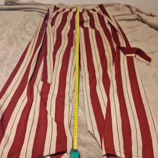 Pantalón rayas beige y rojo