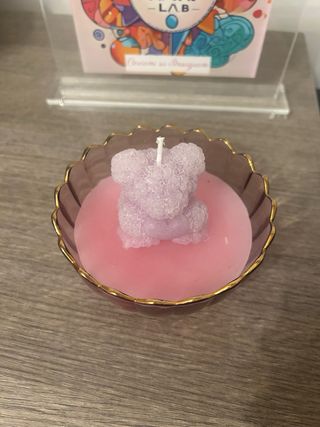 Candela Orsetto Lavanda in Vetro Rosa