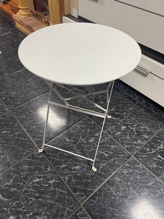 Mesa redonda plegable blanca