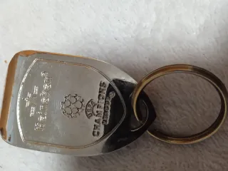 Llavero /Abridor Heineken Champions League