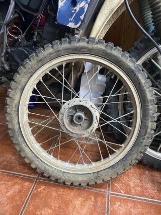 Rueda Rieju rv Michelin casi nueva