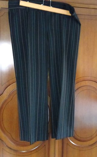 Pantalón Negro Rayas Acampanado