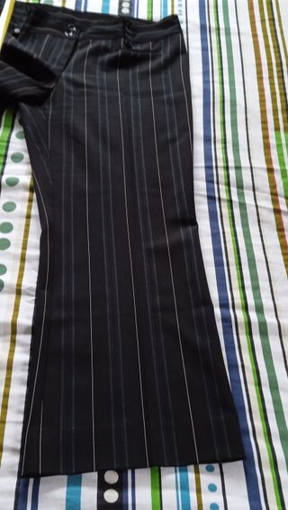 Pantalón Negro Rayas Acampanado