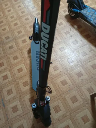 Patín Eléctrico Ducati