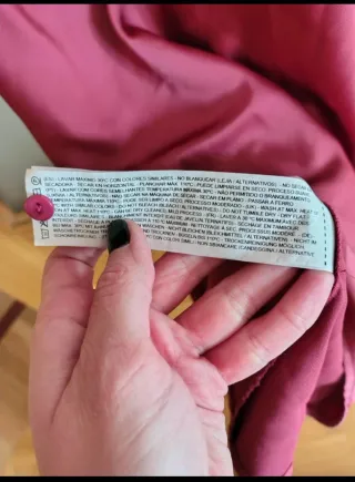 Vestido fiesta asimétrico rosa.