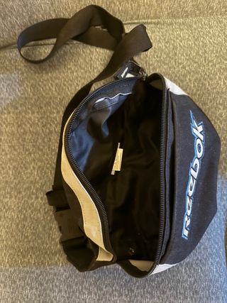 Riñonera Reebok negra y gris