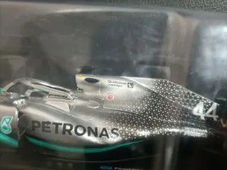 Maquetas F1 1:24: 2 Mercedes y 1 Red Bull