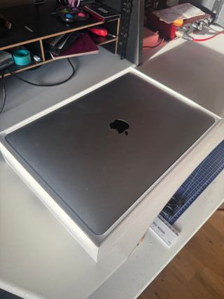 MacBook Pro 13 M2 500GB Plata