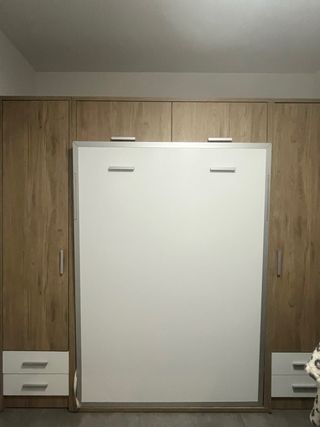Cama Abatible con Armario y Estanterías