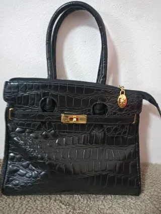 Borsa in pelle nera effetto coccodrillo