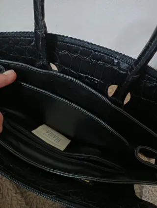 Borsa in pelle nera effetto coccodrillo