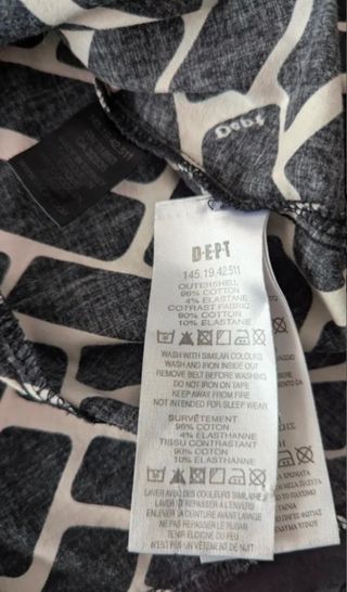 Camisa Mango floral rosa o Blusa negra y blanca DE