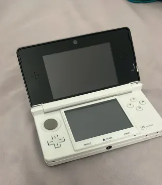 Nintendo 3DS Blanca con Cargador