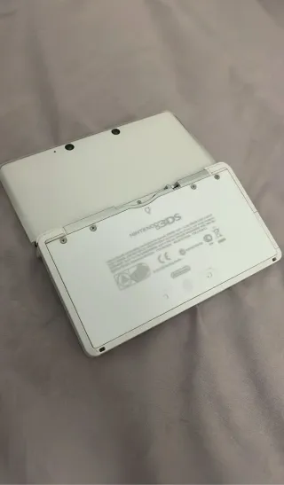 Nintendo 3DS Blanca con Cargador