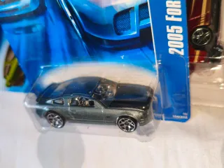 Hot Wheels - 2005 Ford Mustang GT - HW Stars