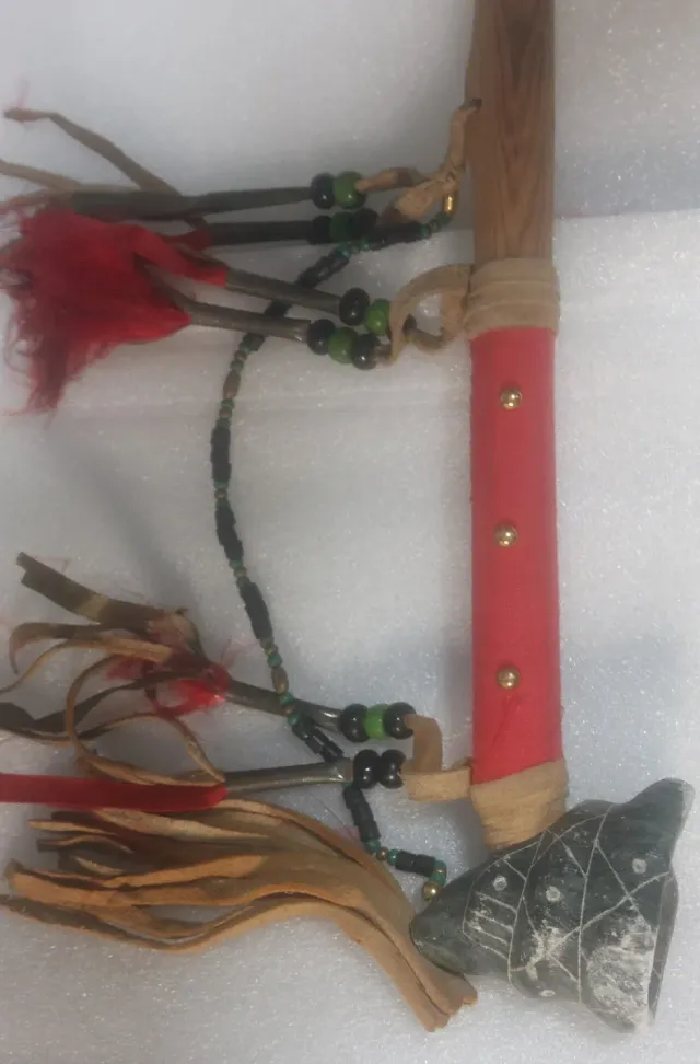 Artesanía Pueblo Iroqués: esteatita tallada y made