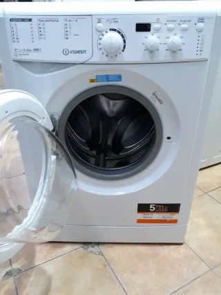 Lavadora Indesit 6 kg 1000 rpm