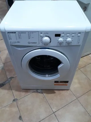 Lavadora Indesit 6 kg 1000 rpm