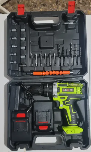 Taladro con 2 baterías,piezas y maletín nuevo