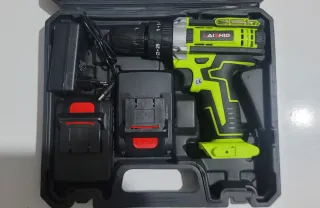 Taladro con 2 baterías,piezas y maletín nuevo