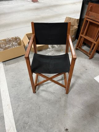 Mesa plegable de madera con sillas