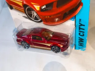 Hot Wheels - '07 Ford Mustang - HW City 2014