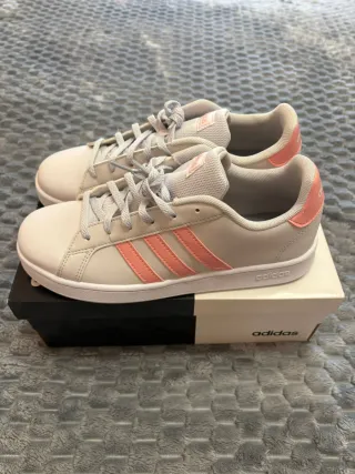 Zapatillas Adidas Blanco y Rosa