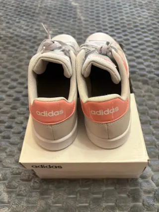 Zapatillas Adidas Blanco y Rosa