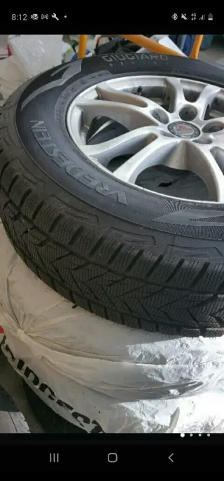 4 Neumáticos de invierno con llantas VREDESTEIN