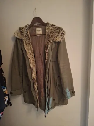 Chaquetón señora enguatado con capucha y pelo