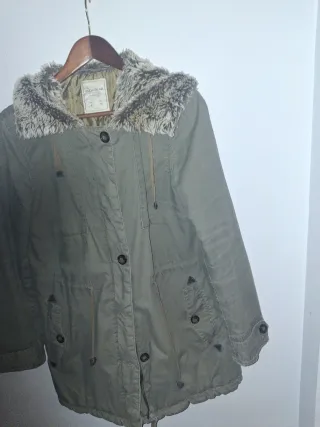 Chaquetón señora enguatado con capucha y pelo