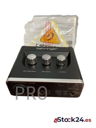 Interfaz de audio USB Behringer U-PHORIA UM2