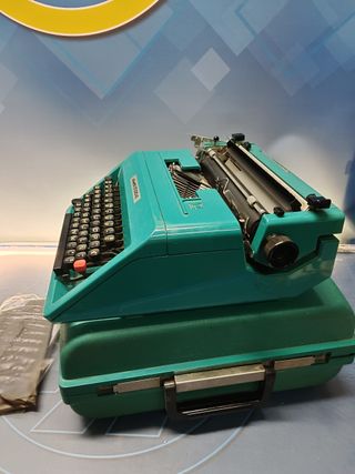 Máquina de escribir olivetti studio 45 con caja verde, buen estado, original