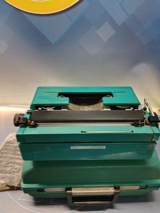 Máquina de escribir olivetti studio 45 con caja verde, buen estado, original