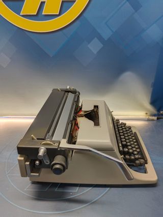 Máquina de escribir Olivetti Linea 90 , sin funda, buen estado