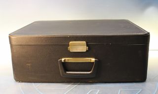 Maleta de máquina de escribir de Alemania Occidental. Probablemente Olympia.