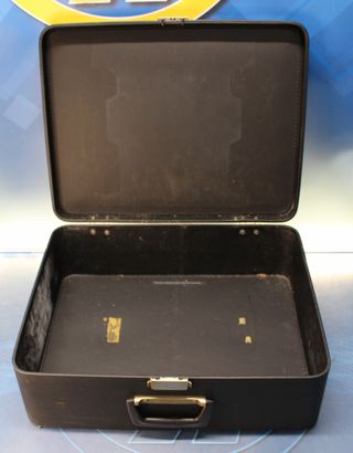 Maleta de máquina de escribir de Alemania Occidental. Probablemente Olympia.