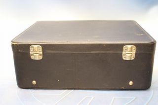 Maleta de máquina de escribir de Alemania Occidental. Probablemente Olympia.