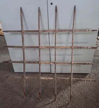 Reja antigua de hierro forjado