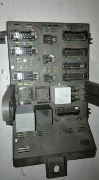 Caja relés 7700821586 renault laguna 1.8 mt 133844